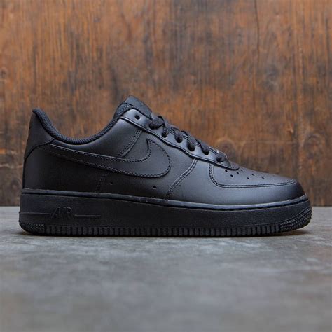 nike air force 1'07 black